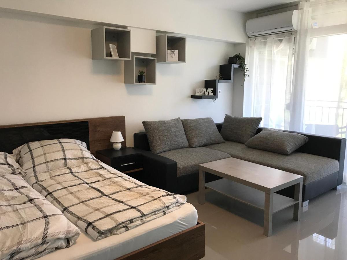 Tisza Gyöngye Apartmanház Appartamento Szeged Esterno foto