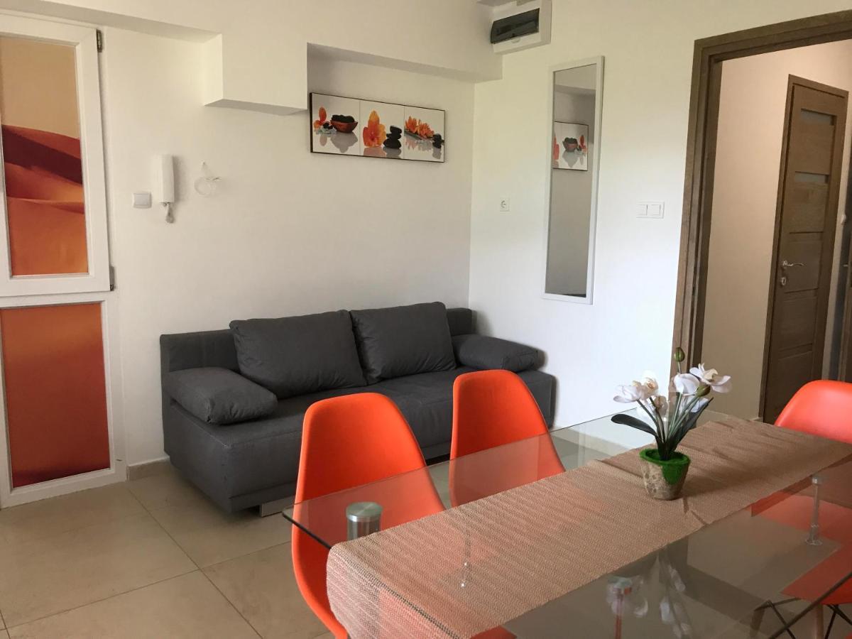 Tisza Gyöngye Apartmanház Appartamento Szeged Esterno foto