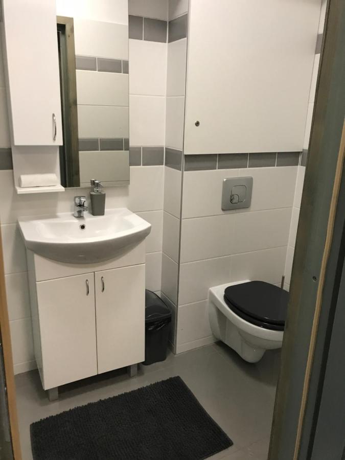 Tisza Gyöngye Apartmanház Appartamento Szeged Esterno foto