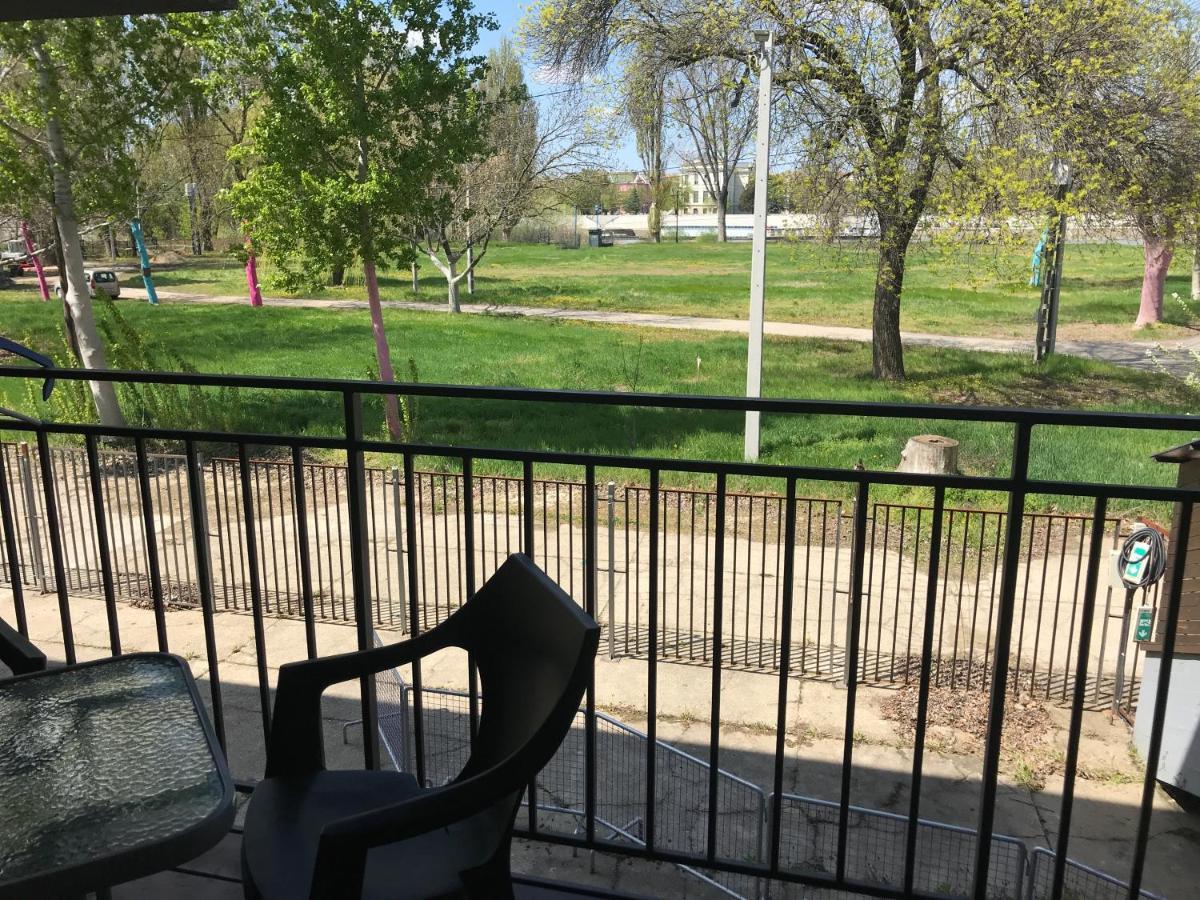 Tisza Gyöngye Apartmanház Appartamento Szeged Esterno foto