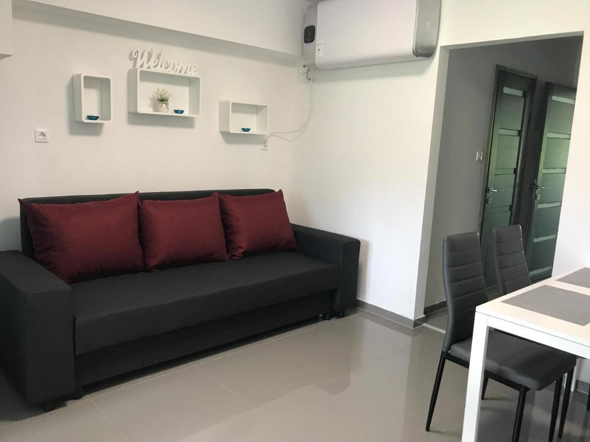 Tisza Gyöngye Apartmanház Appartamento Szeged Esterno foto