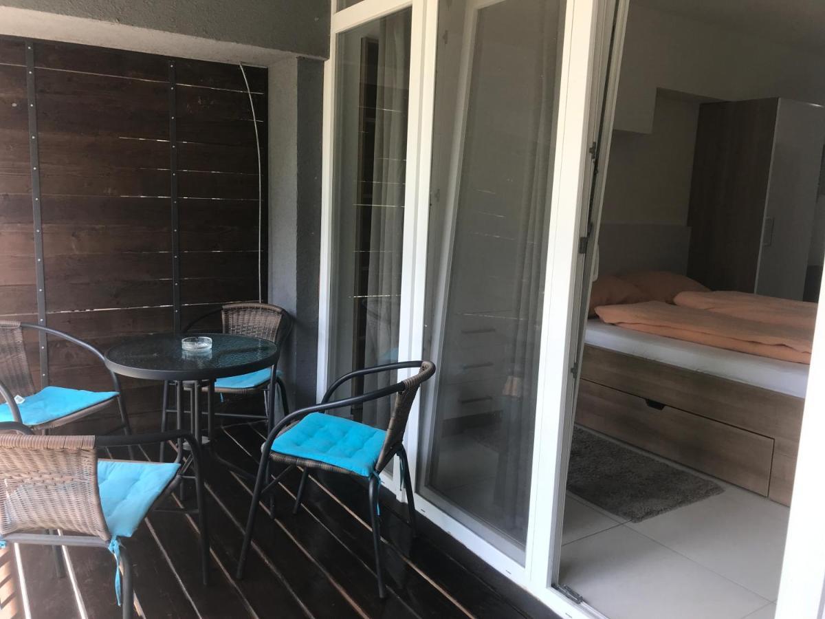 Tisza Gyöngye Apartmanház Appartamento Szeged Esterno foto