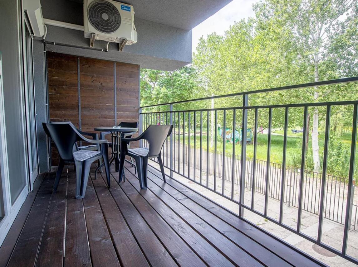 Tisza Gyöngye Apartmanház Appartamento Szeged Esterno foto