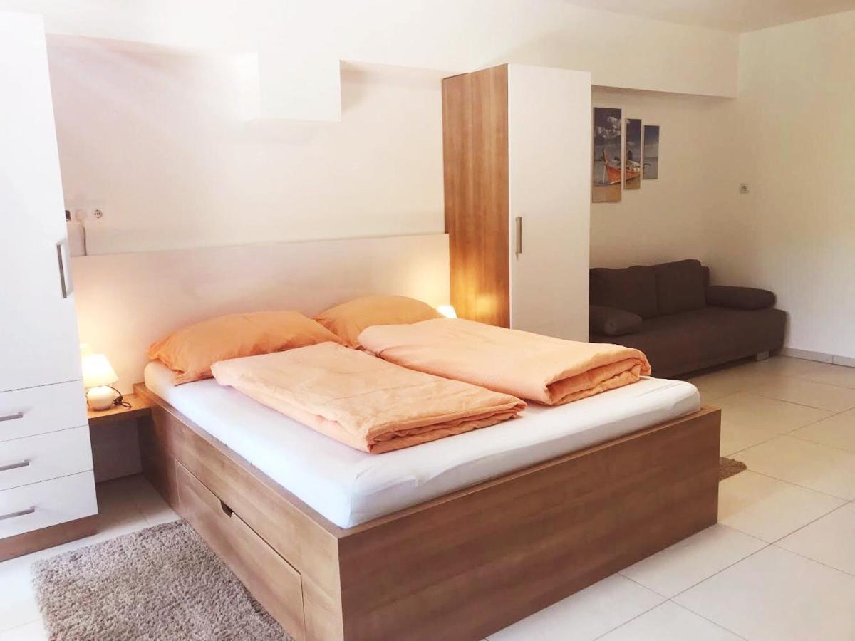 Tisza Gyöngye Apartmanház Appartamento Szeged Esterno foto