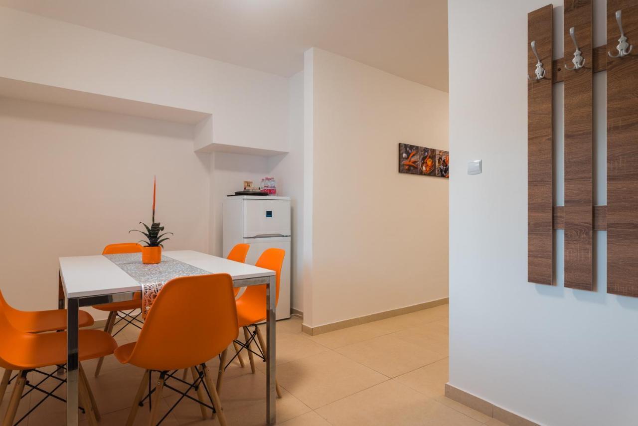 Tisza Gyöngye Apartmanház Appartamento Szeged Esterno foto