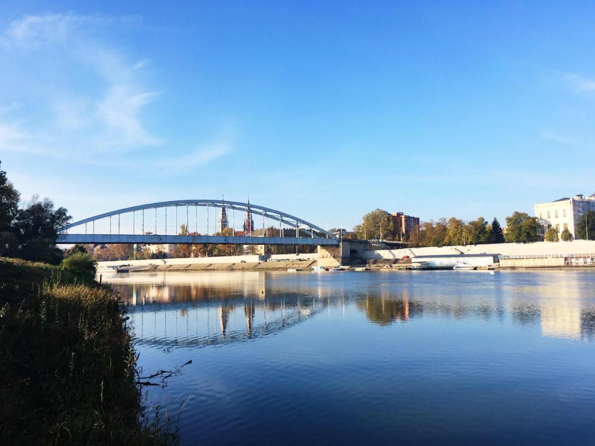 Tisza Gyöngye Apartmanház Appartamento Szeged Esterno foto